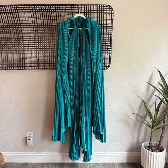 L’IDEE Boheme gown pleated maxi dress with cape in Jewel - Picture 4 of 16